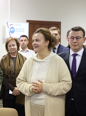 Председатель фонда «Защитники Отечества» Анна Цивилева и Захар Прилепин обсудили перспективные совместные проекты
